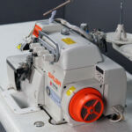 Máquina Interlock 2 Agulhas Com Cortador De Correntinha Ou Aviamentos