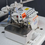 Máquina Interlock 2 Agulhas Com Cortador De Correntinha Ou Aviamentos