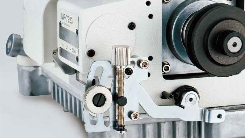 MF7923U11B64_destak_001