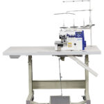 Máquina Interlock com Cortador de Correntinha e Levantador de Calcador Elétricos JIN