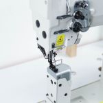 MÁQUINA DE COSTURA INDUSTRIAL COLUNA COM TRANSPORTE DUPLO