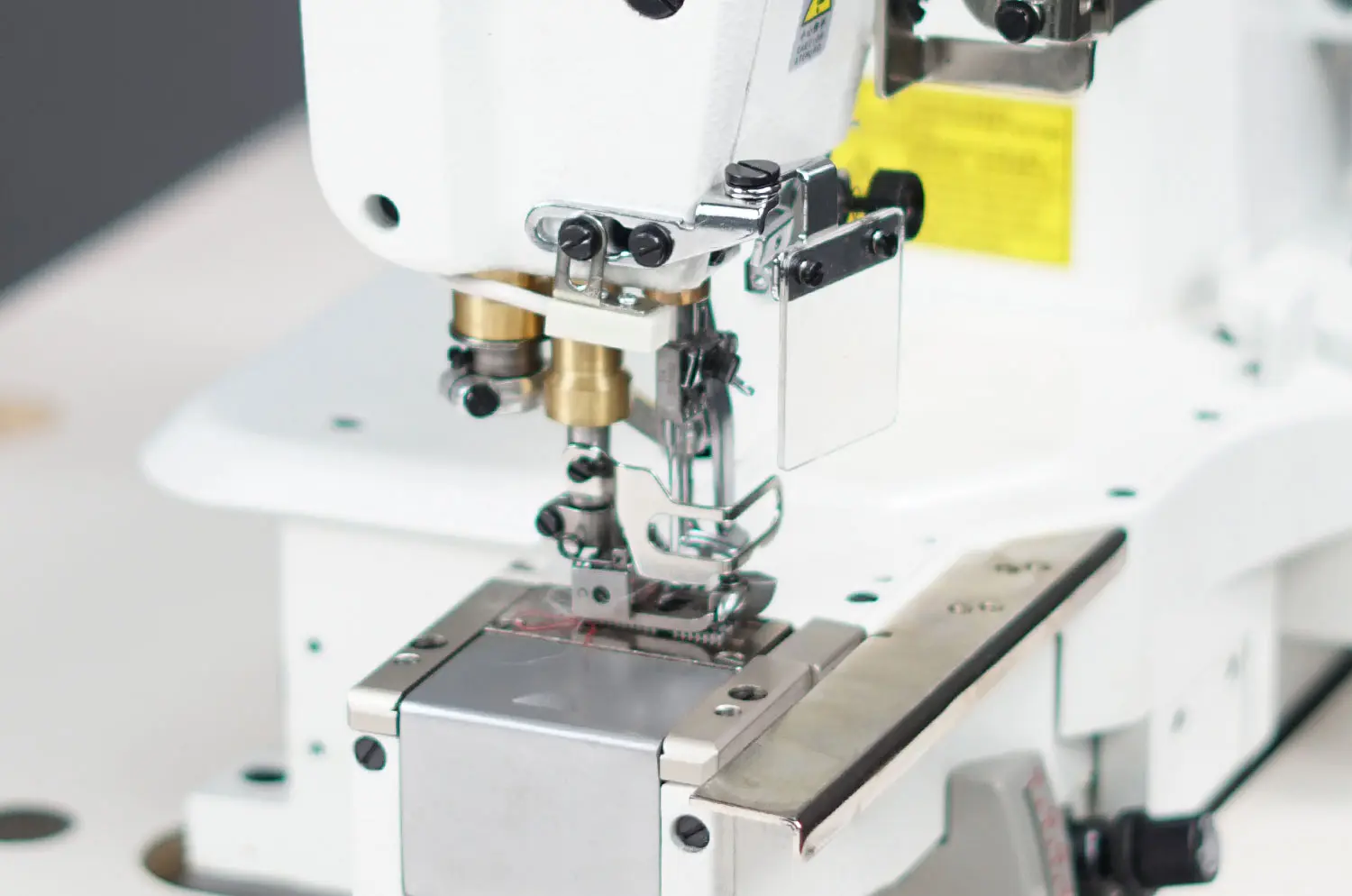 Juki - F1CU364NN - Máquina Cobertura Cilíndrica Mecânica com