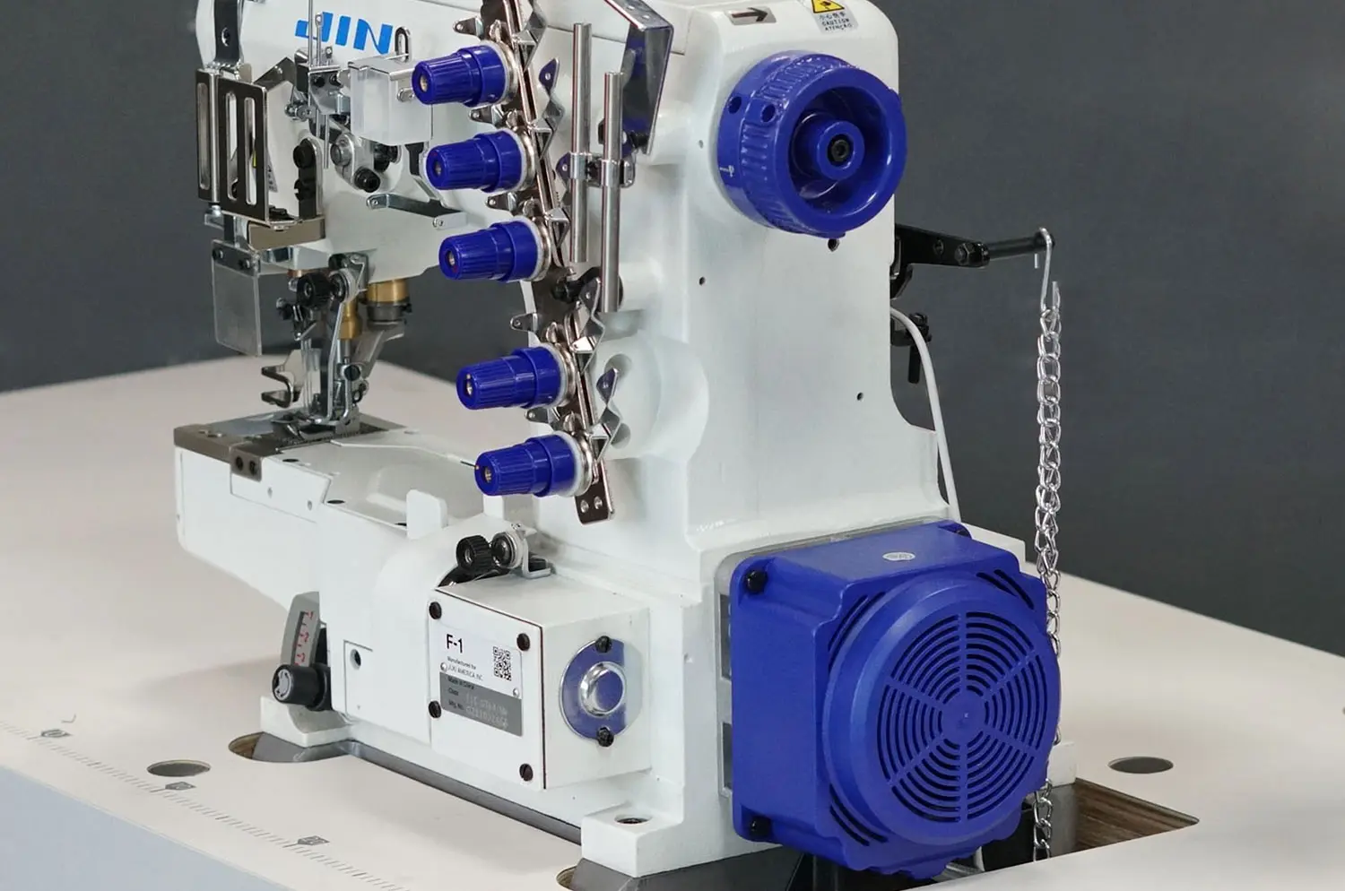 Juki - F1CU364NN - Máquina Cobertura Cilíndrica Mecânica com