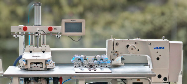 MÁQUINA AUTOMÁTICA DE PREGAR BOLSO COM FORMA RETRÁTIL + REFORÇO