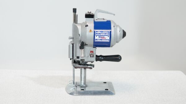 MÁQUINA DE CORTE MANUAL COM FACA VERTICAL 6 POLEGADAS