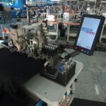 MÁQUINA AUTOMÁTICA PARA BAINHA/BARRA DE CAMISETAS